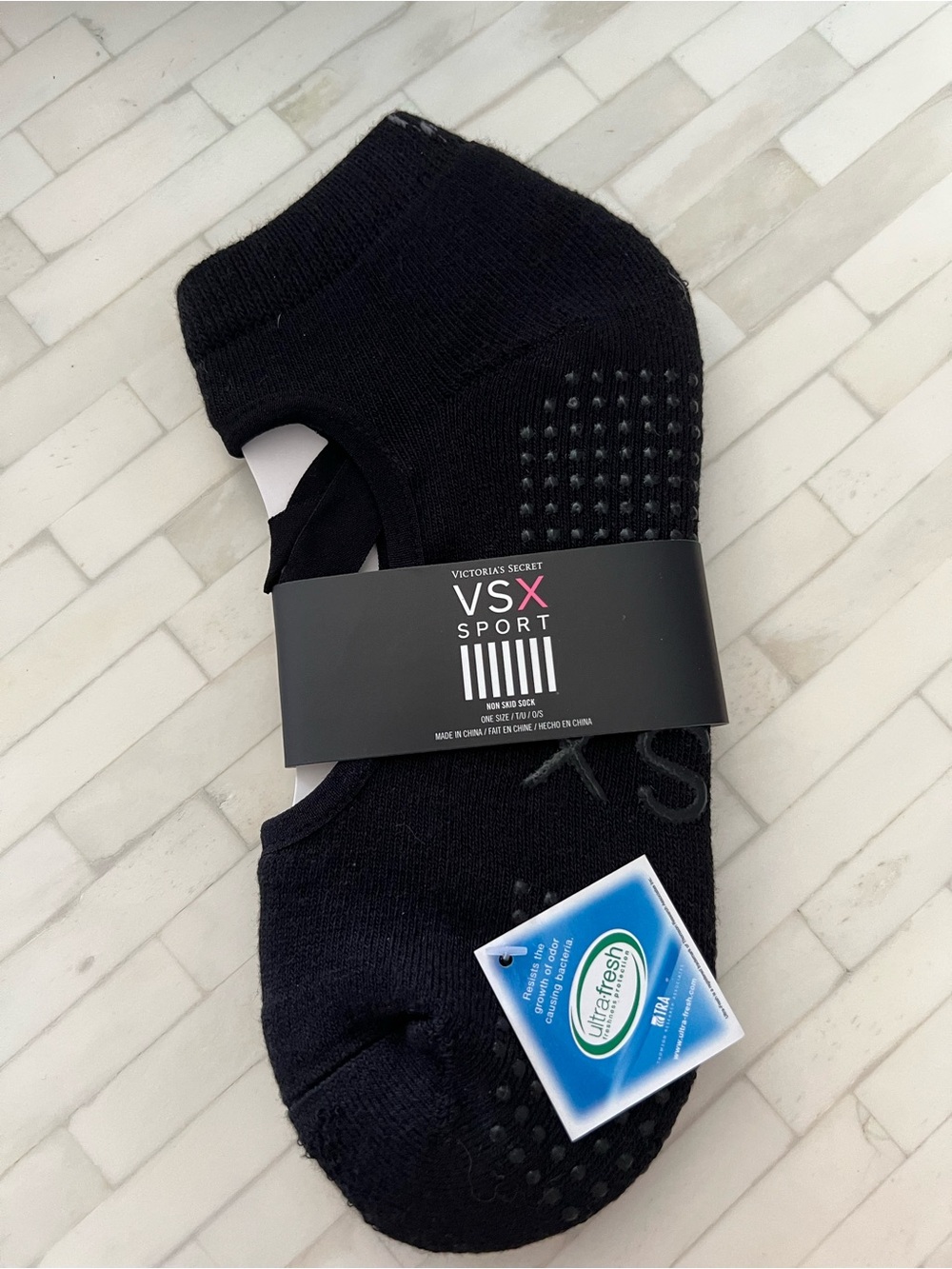 Victoria's Secret VSX Sport Black No-Show Grip Athletic Pilates Socks New